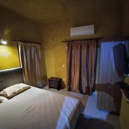 Stonemakers Hide بيت للعطل *