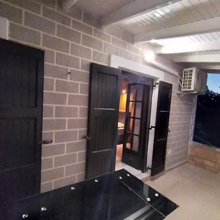 Stonemakers Hide Dom wakacyjny Karyotikon