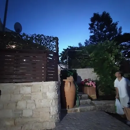 Stonemakers Hide Dom wakacyjny Karyotikon