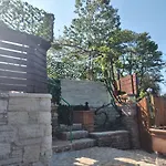 Stonemakers Hide Nyaraló *